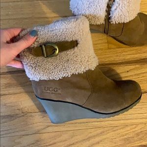 NWOT UGG Wedge Bootie in Chestnut